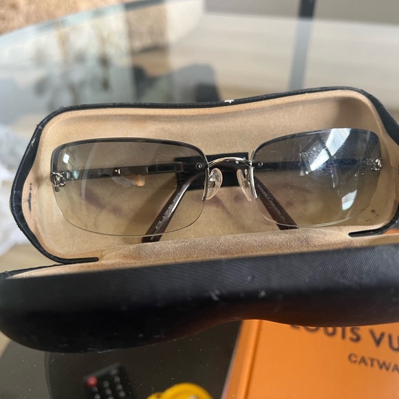 Chanel Sunglasses authentic - Picture 9 of 14